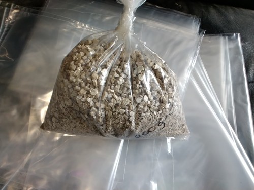 Vermiculite for gas - for, fires