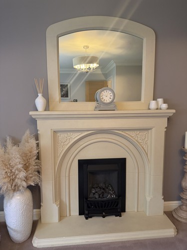 Fireplace with gas fire and - gas,