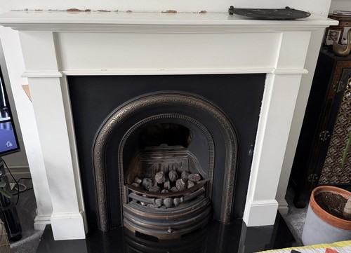 Lovely complete fireplace - lovely,
